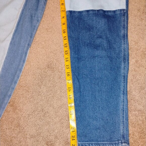 Hollister Ultra High-Rise Mom Jeans Size 7R - Picture 7 of 9